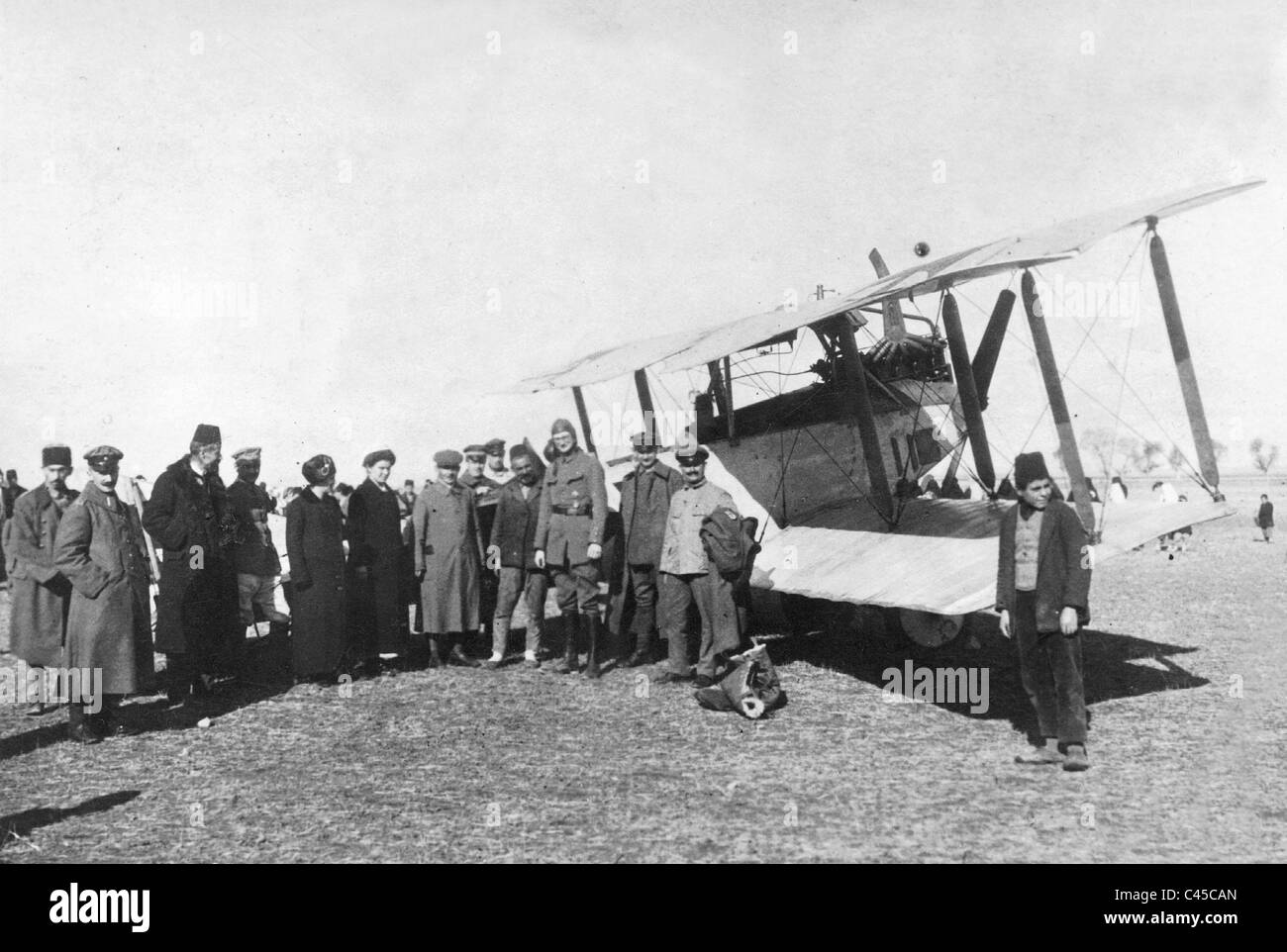 German officers with an airplane in Mesopotamia Stock Photo