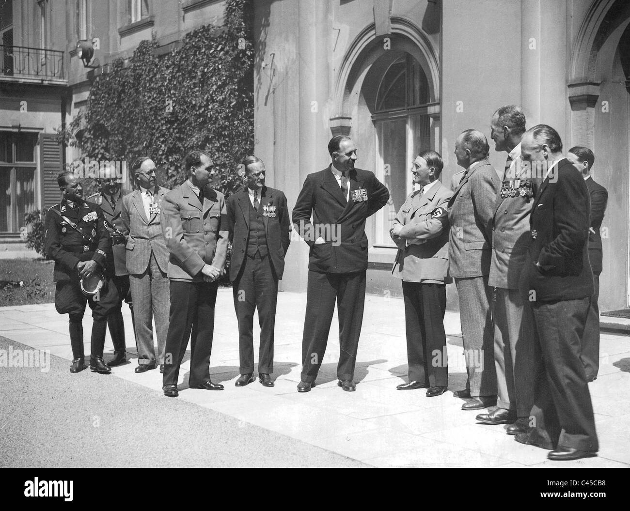 Hitler, British combatants, 1935 Stock Photo