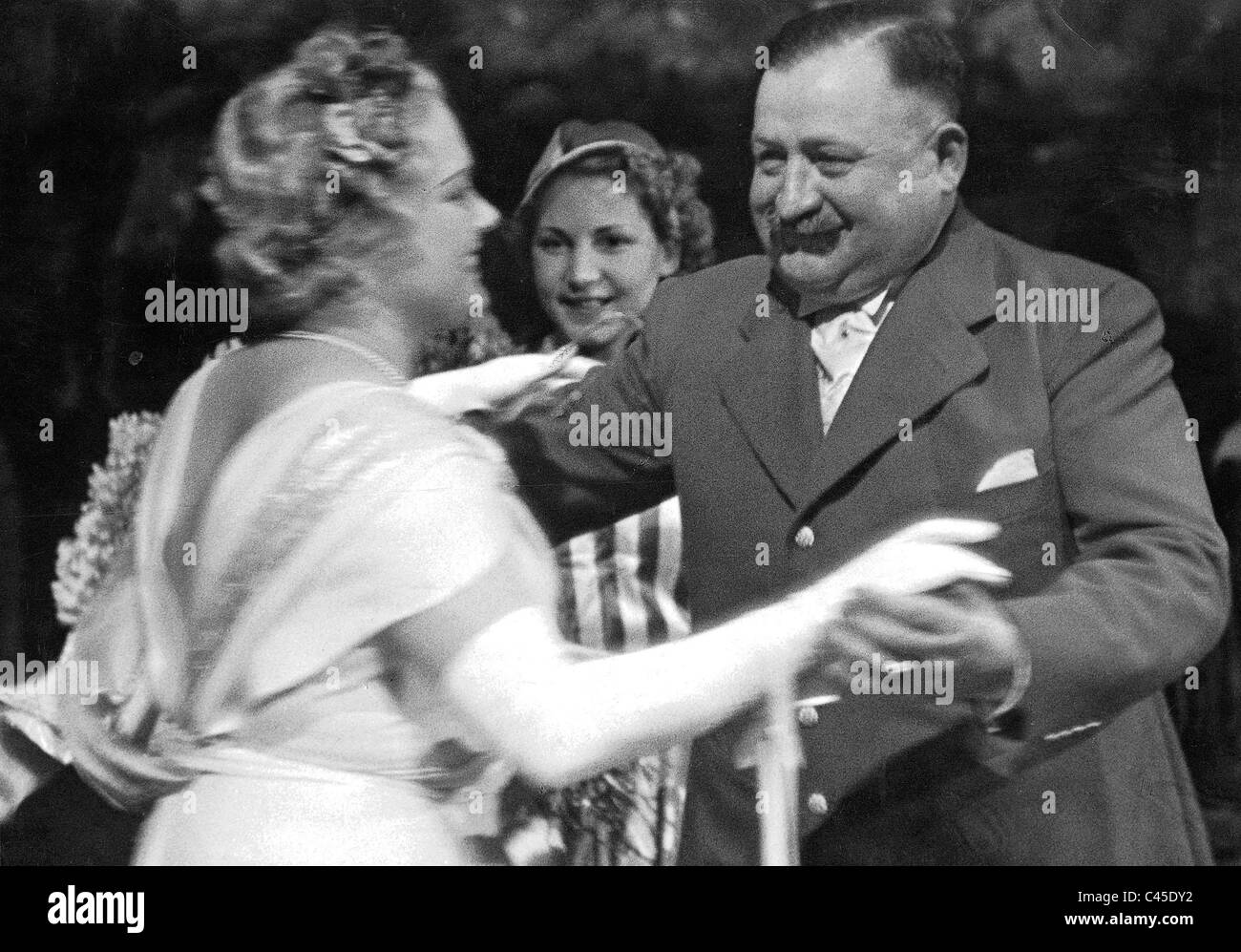 Christian Weber dances with Olga Tschechowa, 1938 Stock Photo