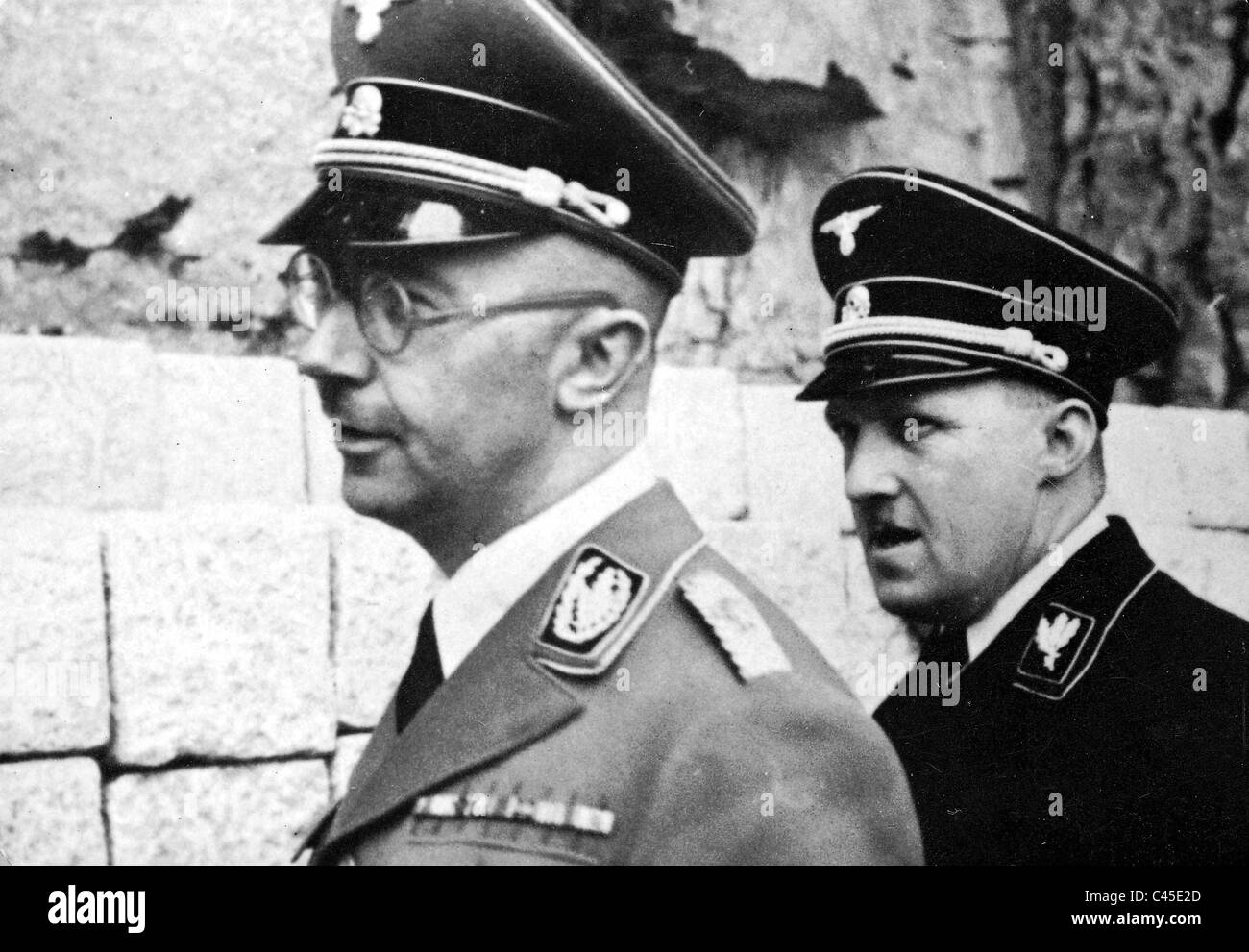 Himmler, Gauleiter Eigruber in Mauthausen concentration camp in 1938 Stock Photo