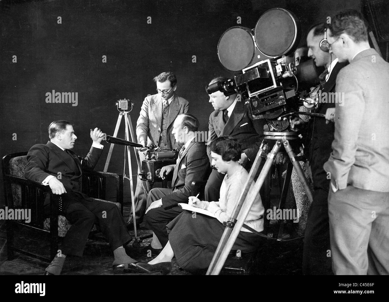 Erik Jan Hanussen during an interview, 1931 Stock Photo