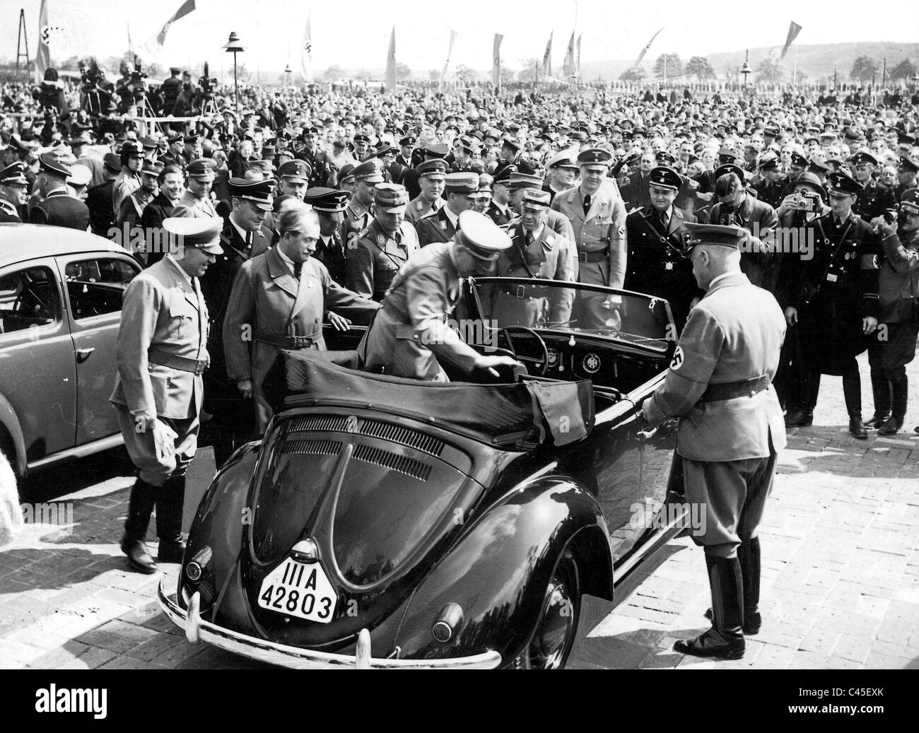 Hitler, Porsche, Ley examine Volkswagens Stock Photo - Alamy