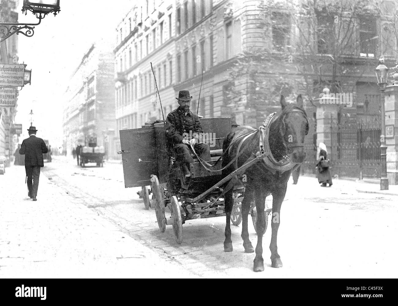 package post wagon in Vienna, 1909 Stock Photo