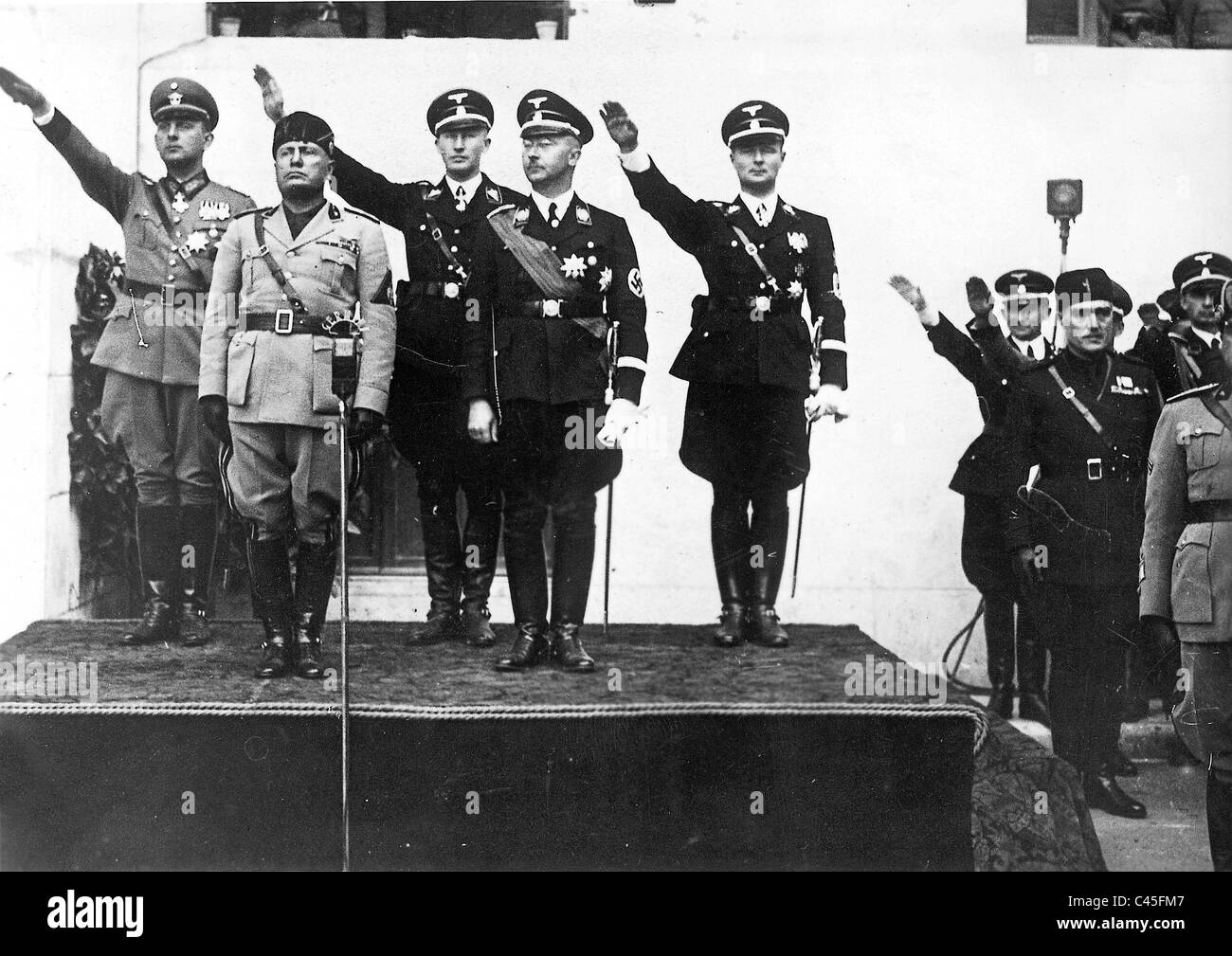 Dalugue, Mussolini, Heydrich, Himmler and Wolf at a tribute Stock Photo