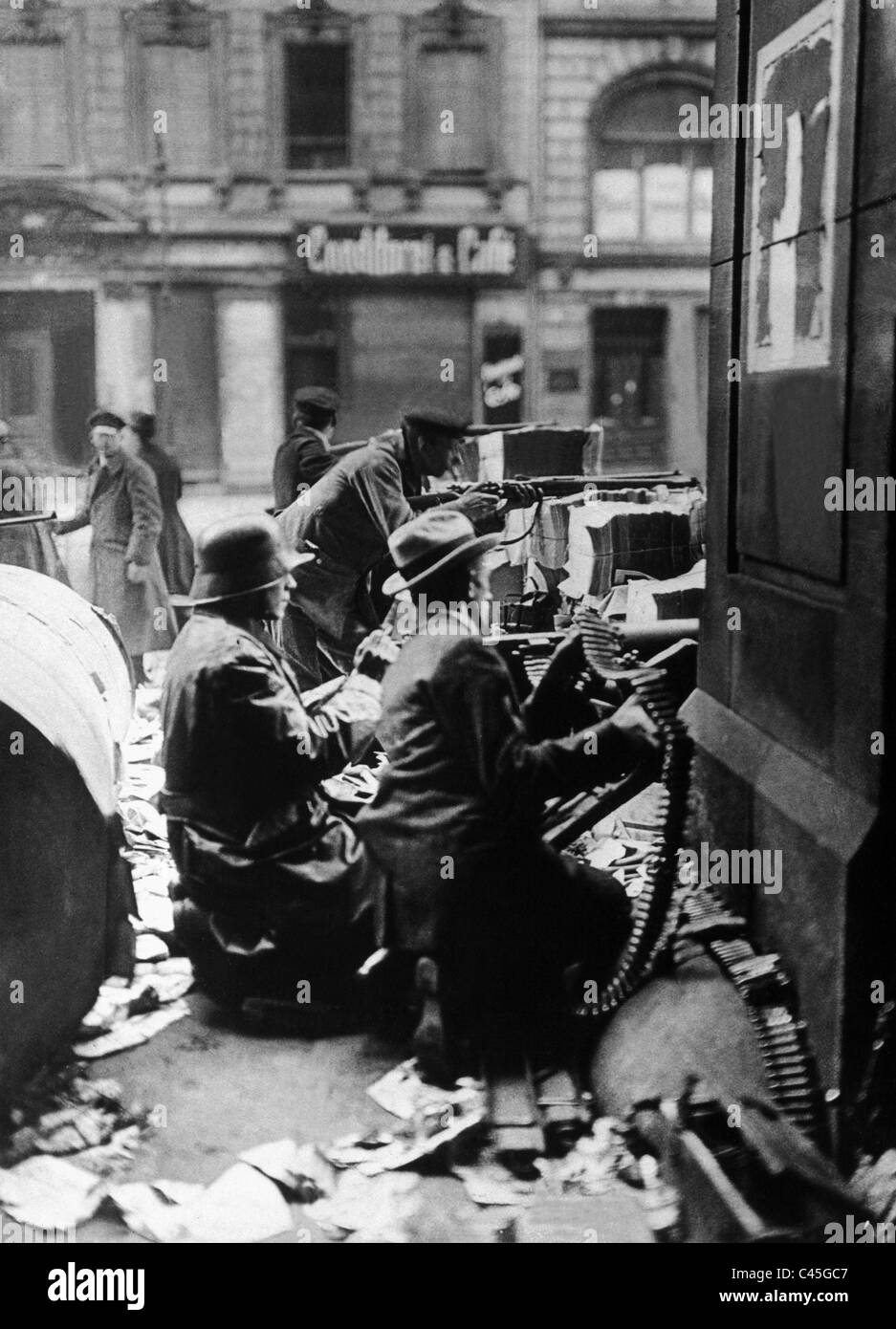 Spartacists barricade themselves in the Berlin newspaper district, 1919 Stock Photo
