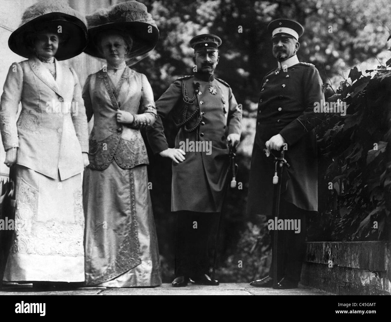 Wilhelm II., Empress Auguste Victoria and Adolph Friedrich V. of Mecklenburg-Strelitz, 1911 Stock Photo