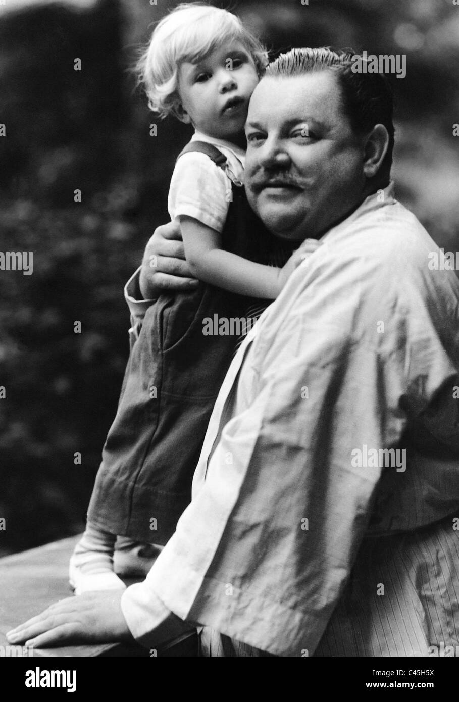 Heinrich George with son Albert George, 1933 Stock Photo