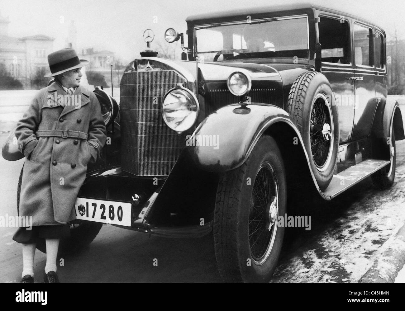 Jackie Coogan in front of a Mercedes-Benz supercharged, 1929 Stock Photo