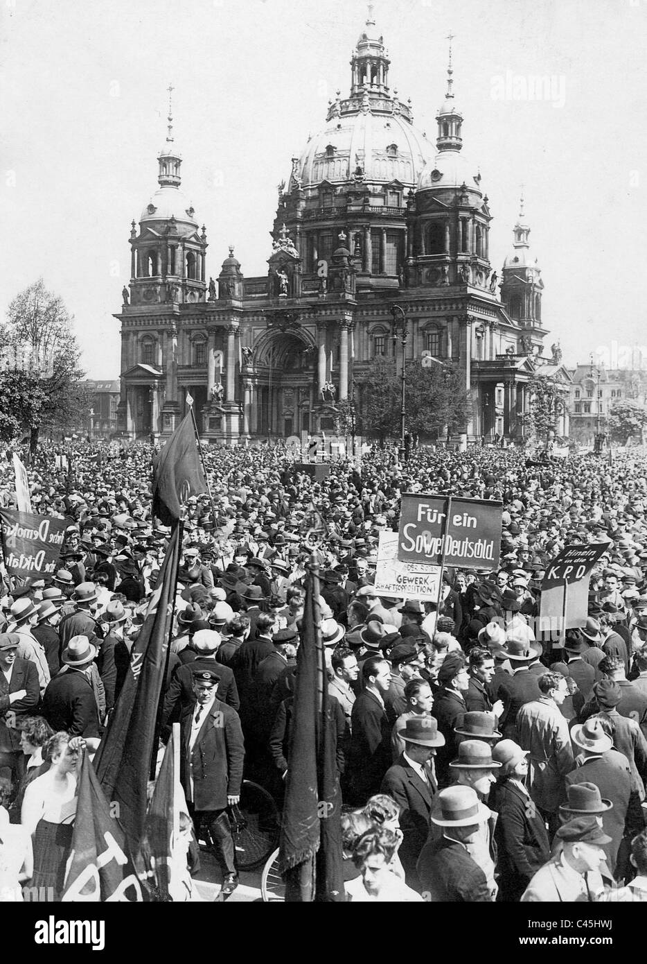 May Day demonstration of the Communist Party in Berlin, 1930 Stock Photo