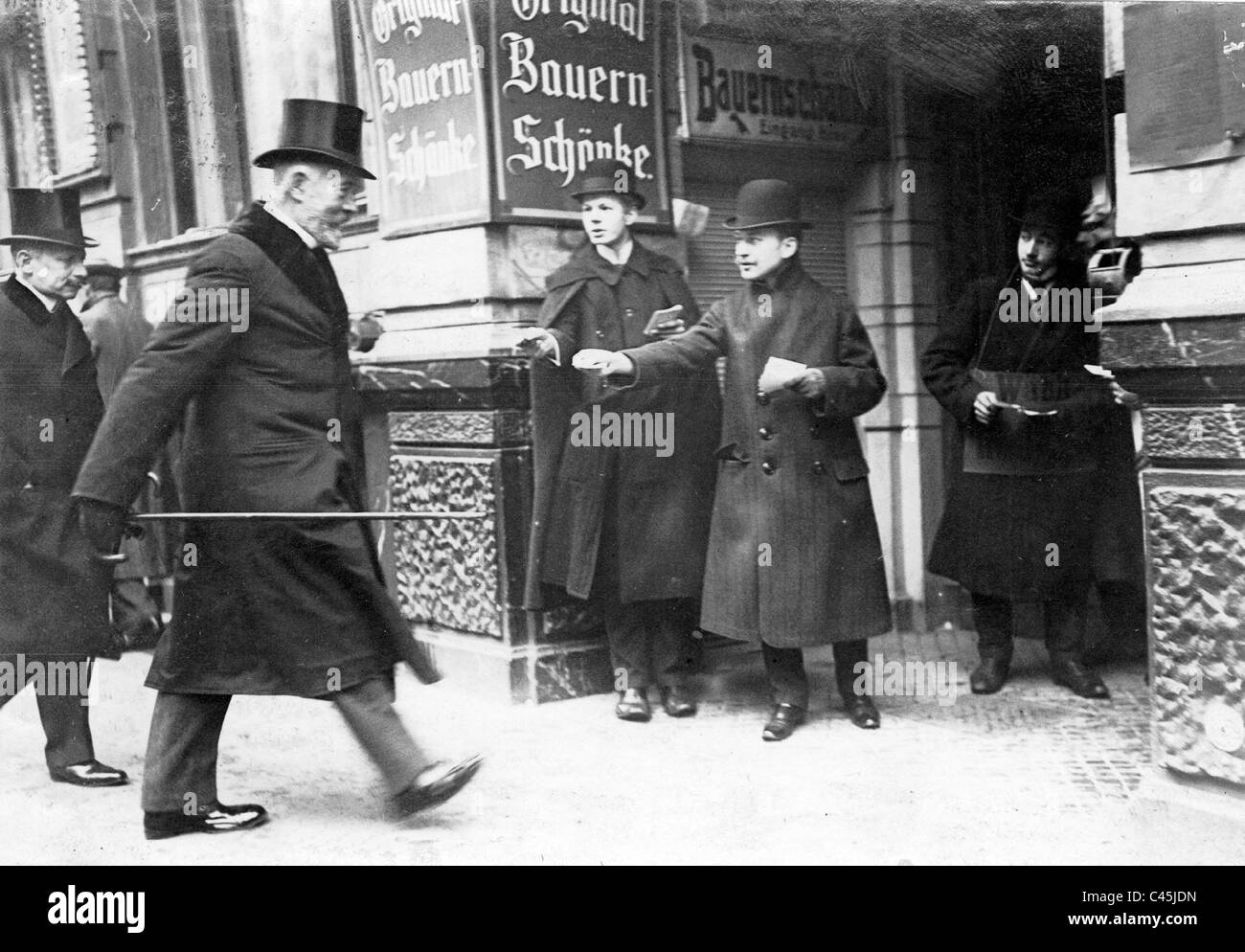 Theobald von Bethmann-Hollweg at the Reichstag elections, 1912 Stock Photo