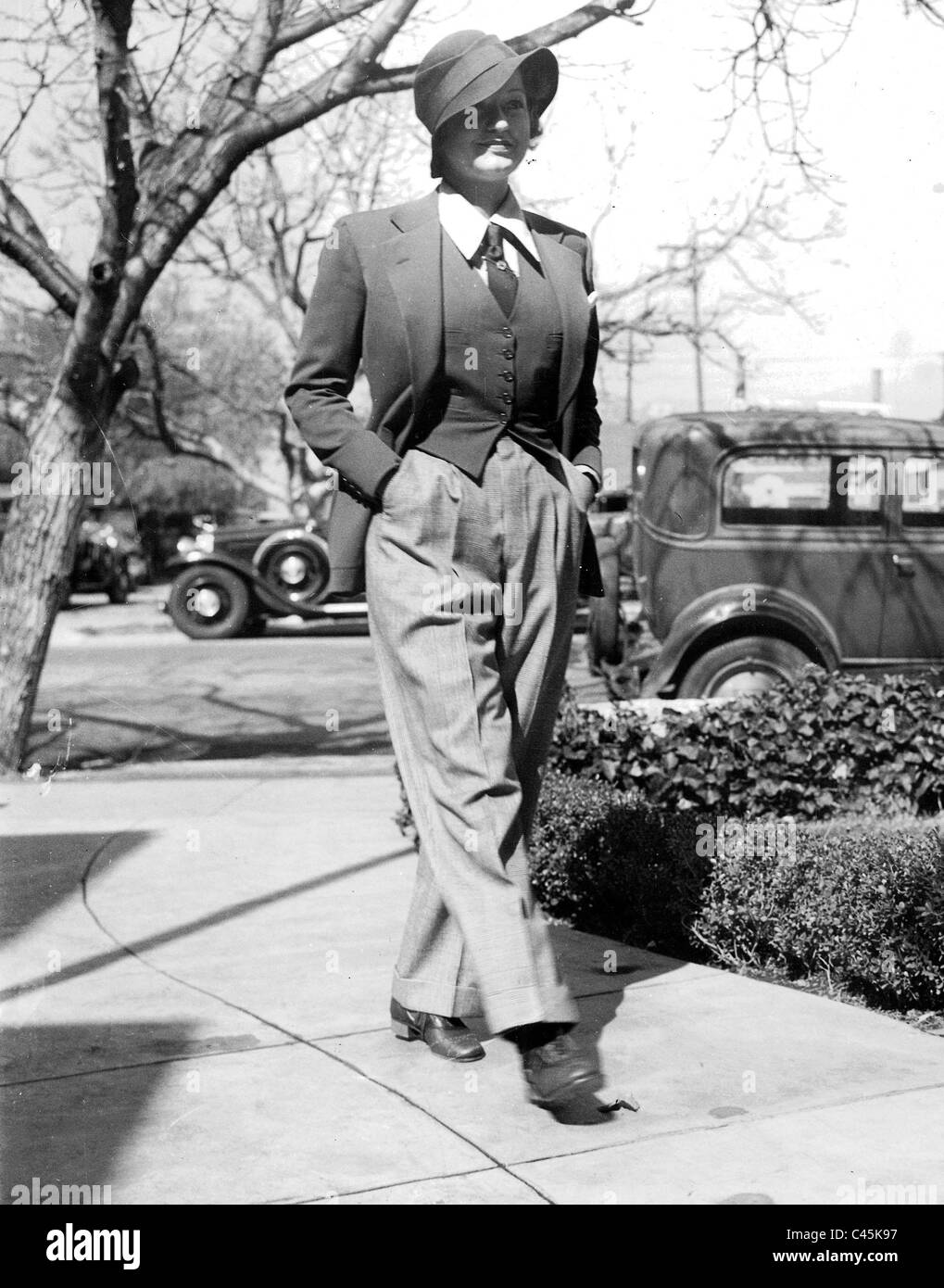 Mozelle Brittone with suit and hat in Hollywood, 1933 Stock Photo Alamy
