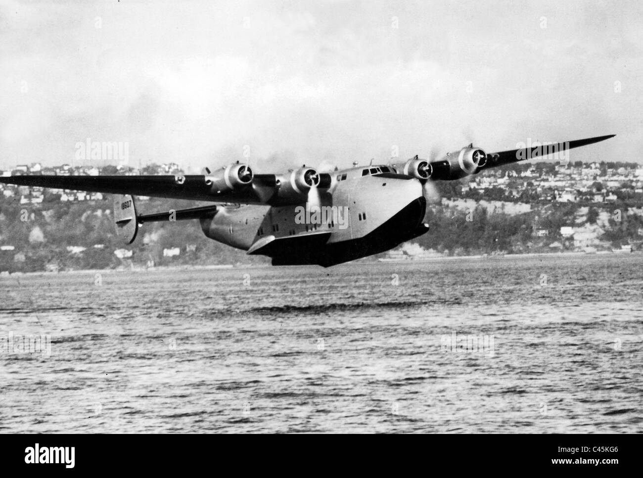 Boeing 314 Clipper 'Yankee Clipper' taking off, 1939 Stock Photo - Alamy
