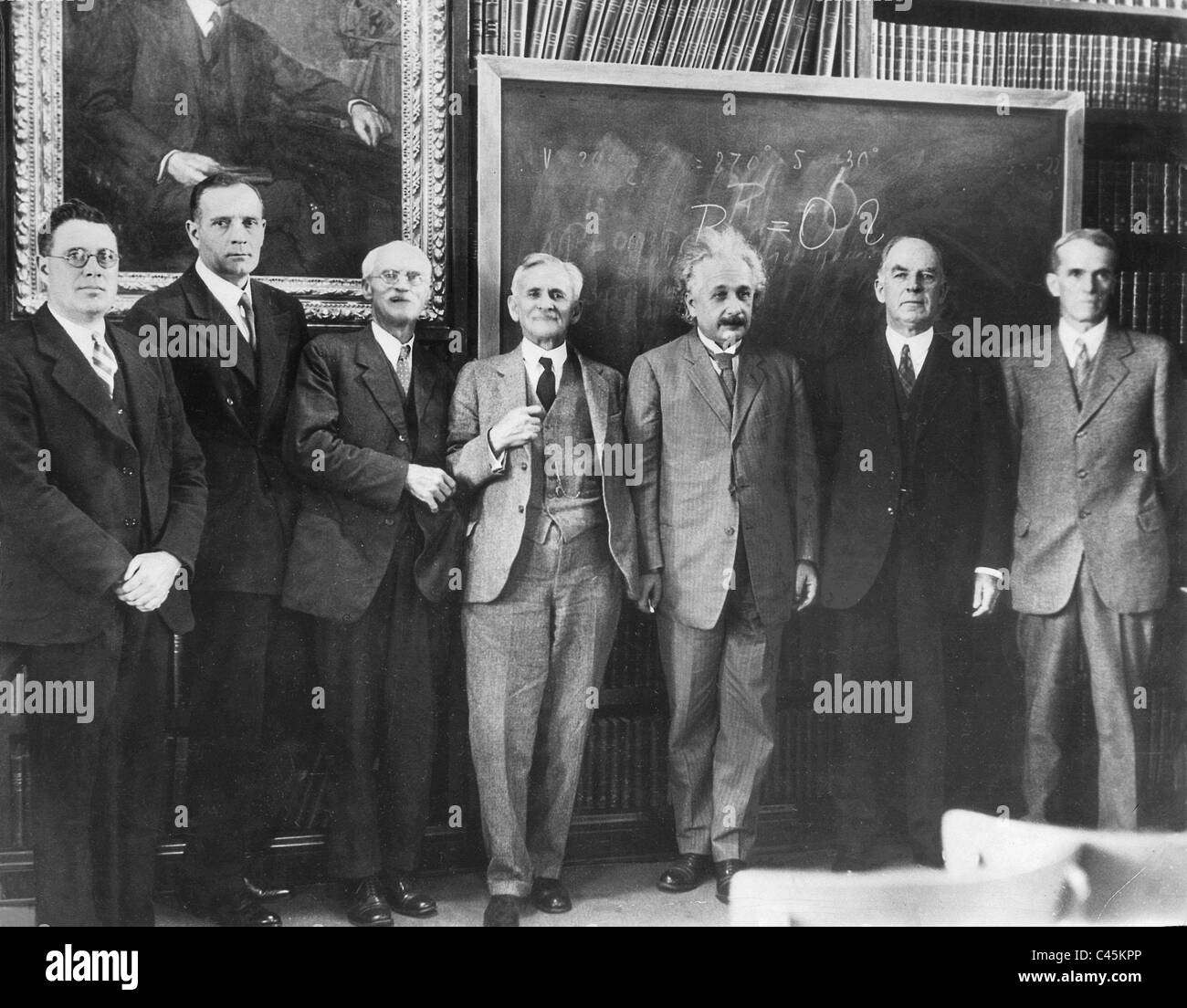 Albert Einstein visits the Carnegie Institute at the Mount Wilson Stock Photo: 37004654 - Alamy