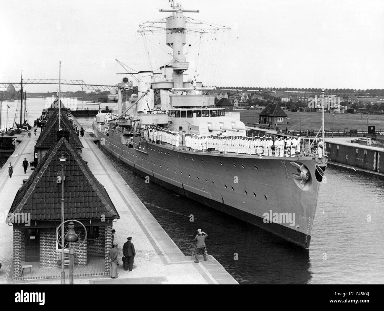 Battle cruiser 'Karlsruhe' in the Holtenau locks Stock Photo