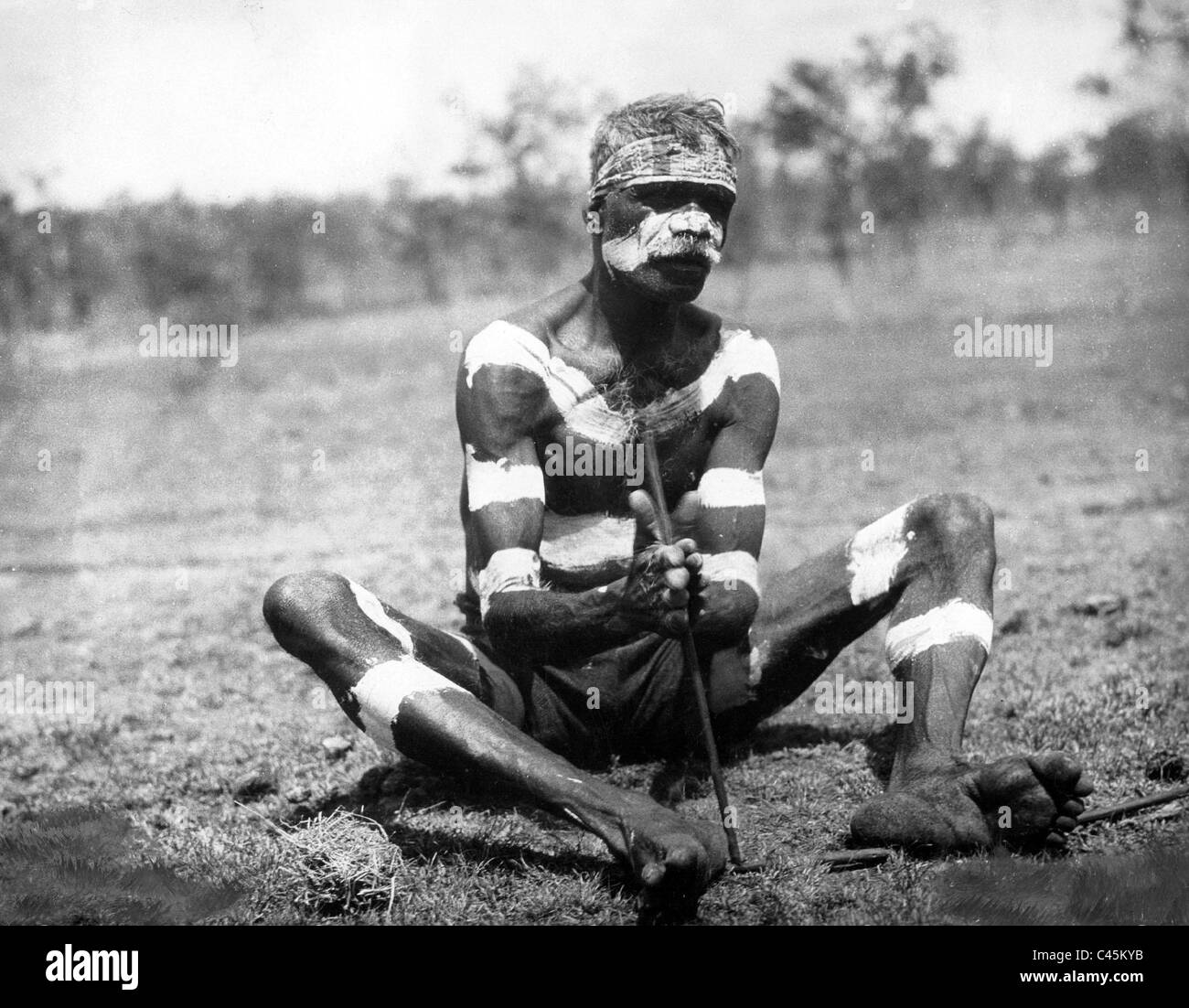 Aborigine Black and White Stock Photos & Images - Alamy