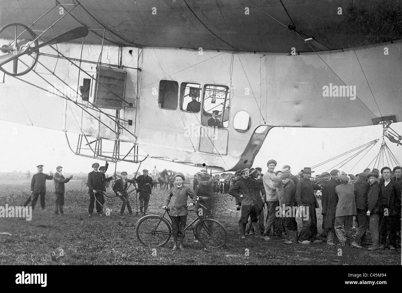 Frame gondola Black and White Stock Photos & Images Alamy