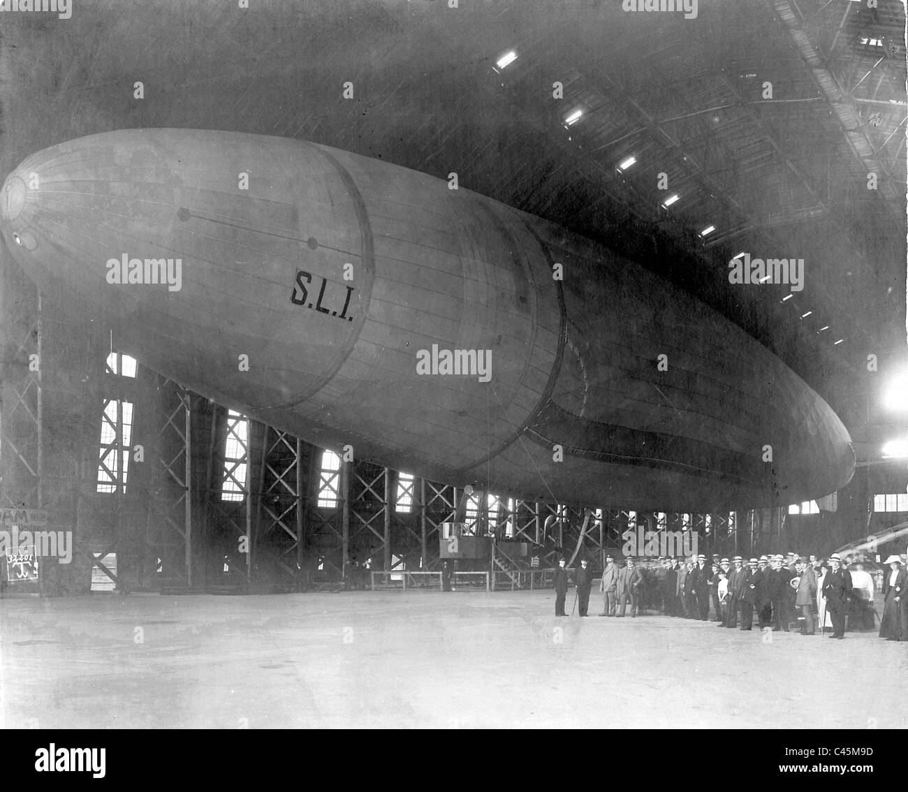 Schuette-Lanz airship 'S.L.I.' in the Mannheim hangar, 1912 Stock Photo