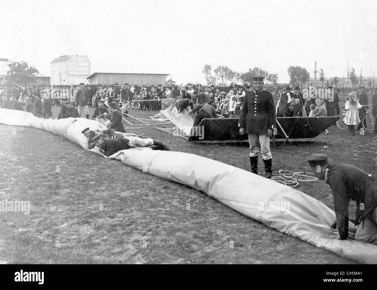 Ground crew disassembling the Parseval airship, 1908 Stock Photo