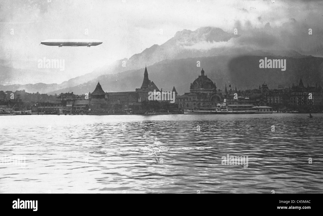 Voyage of the Zeppelin airship 'Schwaben' to Switzerland, 1911 Stock Photo