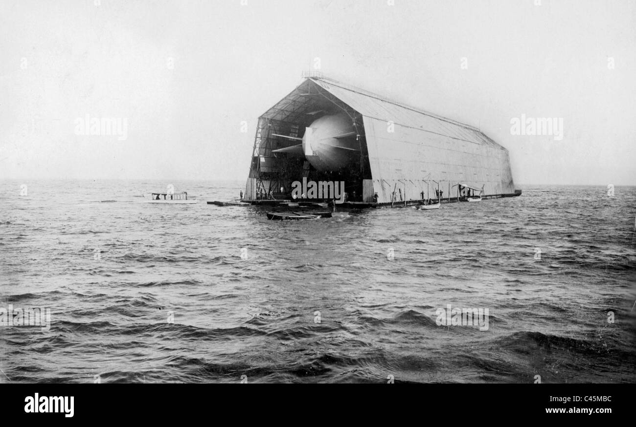 Zeppelin airship 'LZ 3'in its floating hangar at Manzell in Bodensee, 1906 Stock Photo