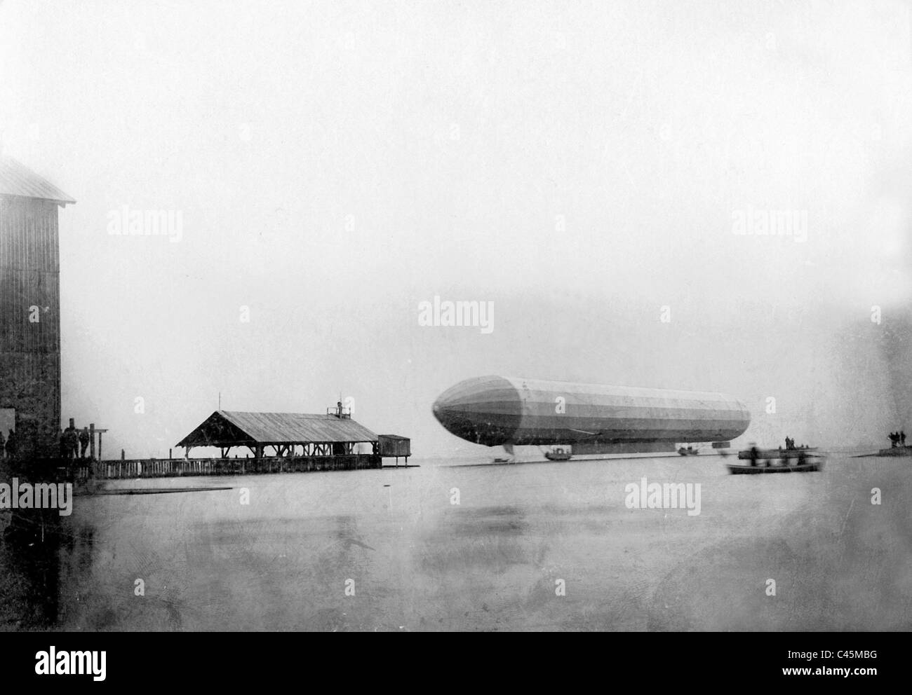Test flight of the Zeppelin airship 'LZ 2', 1905 Stock Photo