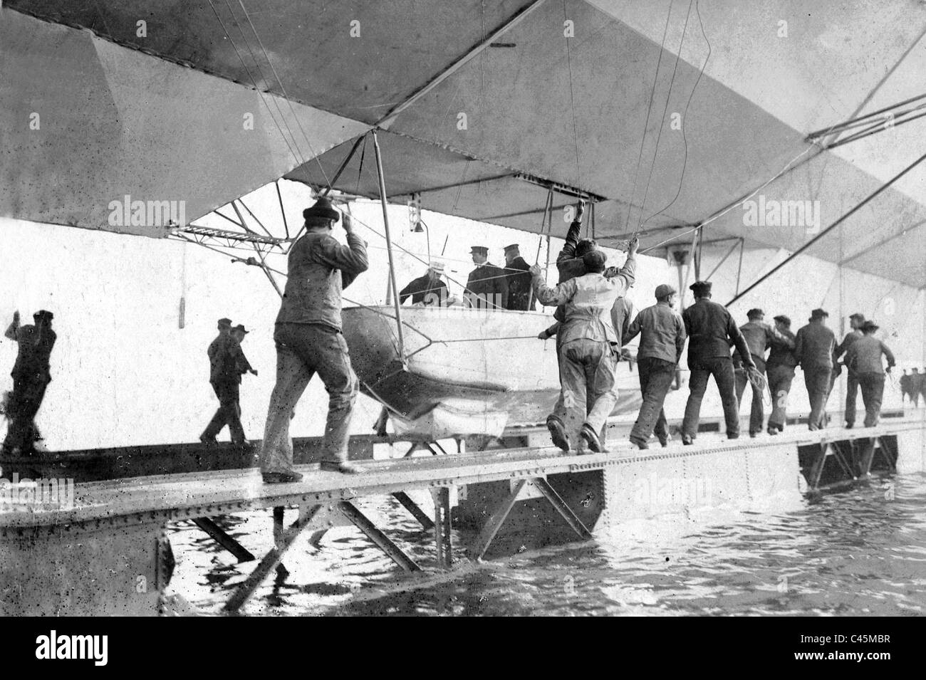 The Zeppelin airship 'LZ 3' before the start in Manzell, 1908 Stock Photo