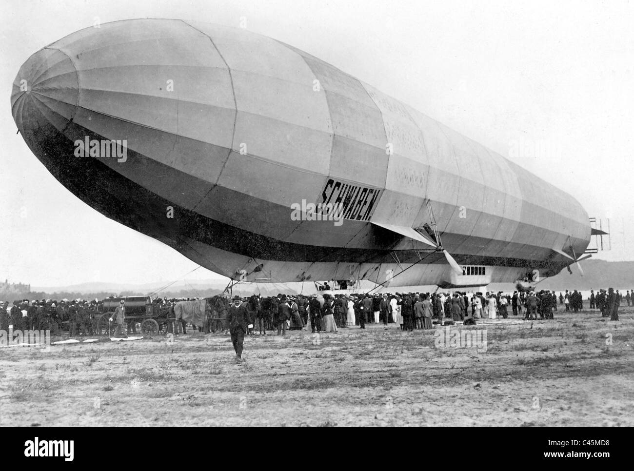 Zeppelin Airship 'Schwaben' (LZ 10) in Potsdam, 1911 Stock Photo