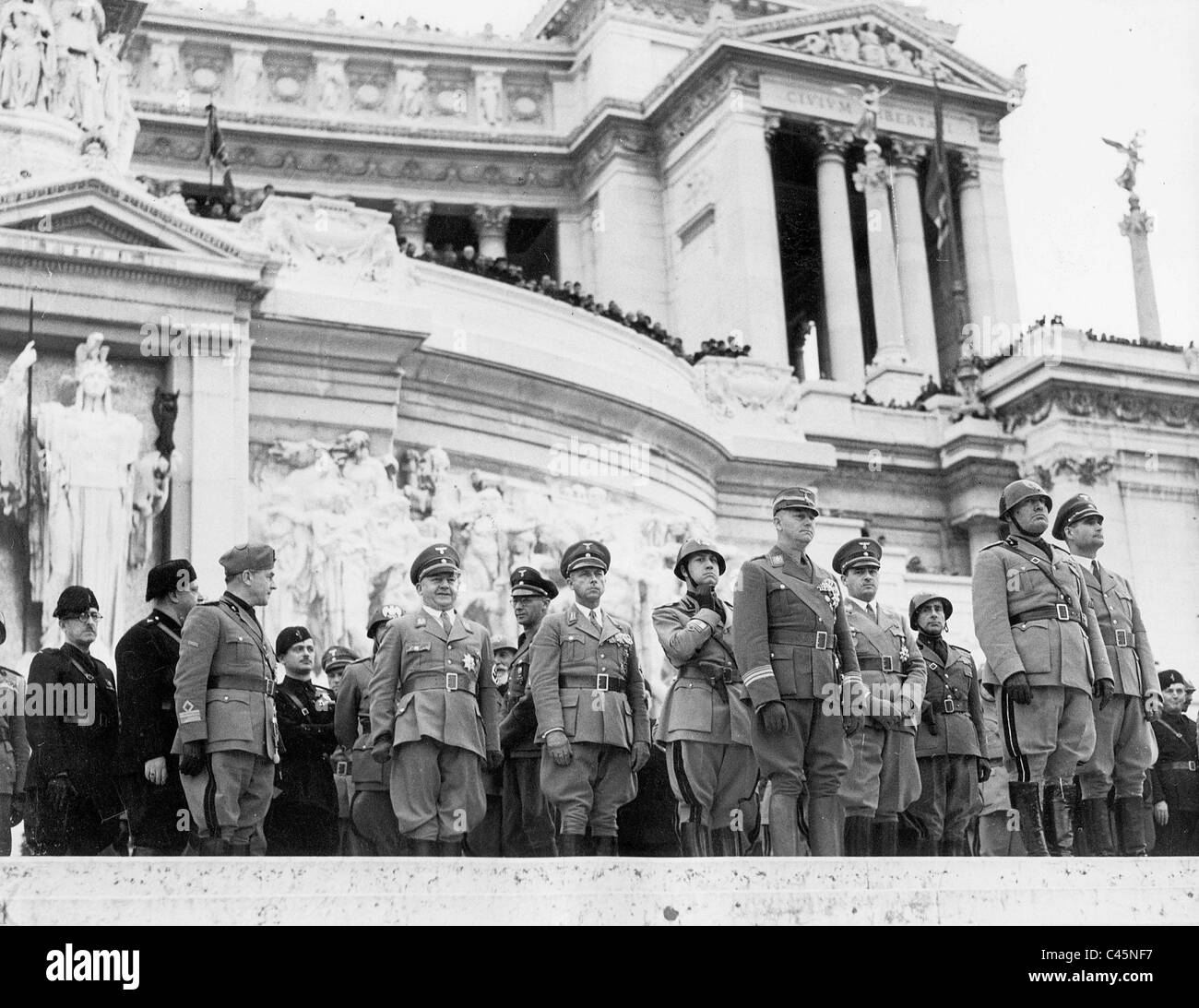 Rudolf Hess at a ceremony at the altar of the fatherland in Rome, 1937 Stock Photo