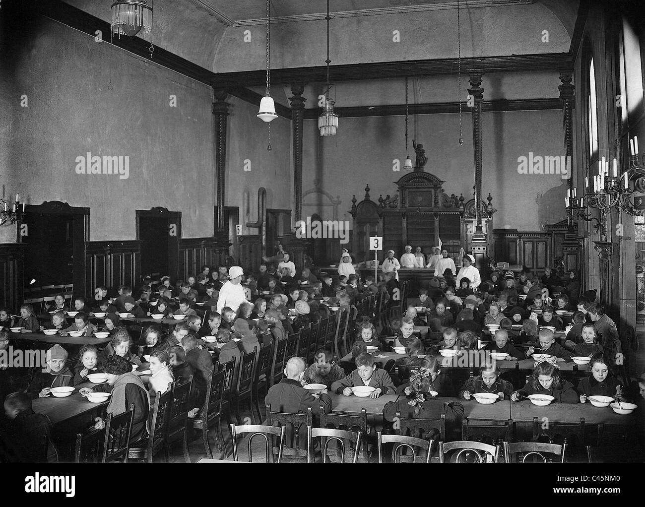 Dining room in Berlin, 1924 Stock Photo - Alamy