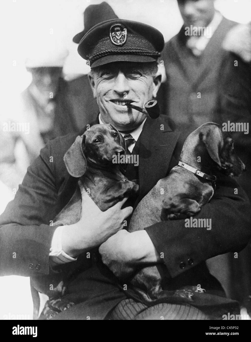 Count Felix von Luckner with his dogs in South America, 1928 Stock Photo