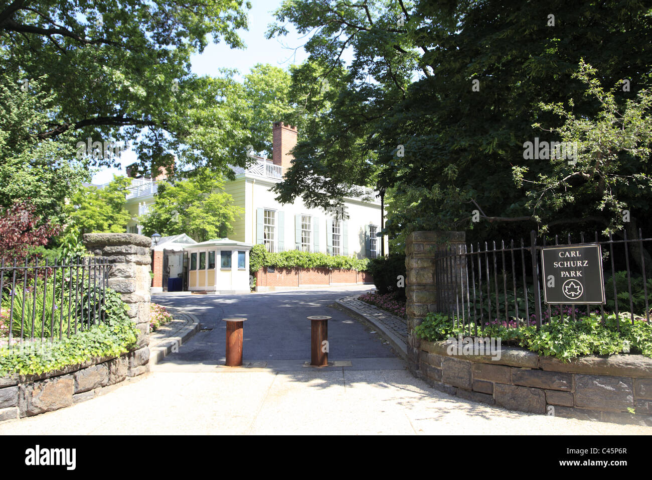 Entrance to Carl Schurz Park, Gracie Mansion, Upper East Side, Manhattan, New York City Stock Photo