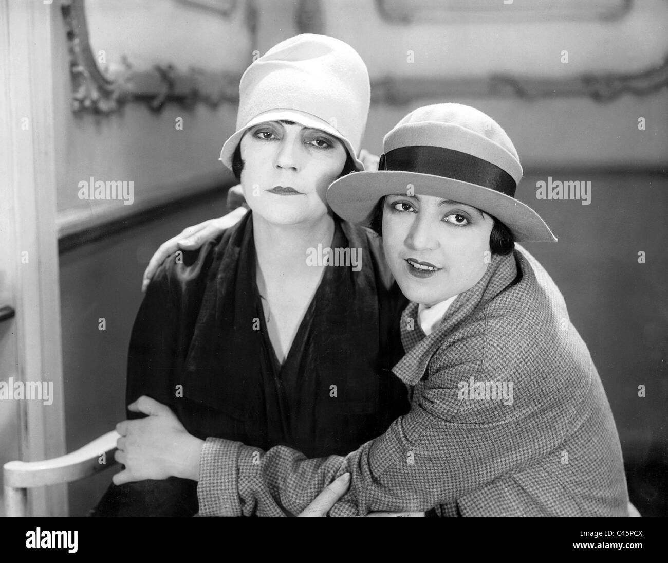 Asta Nielsen and Carmen Boni in 'Gehetzte Frauen', 1927 Stock Photo