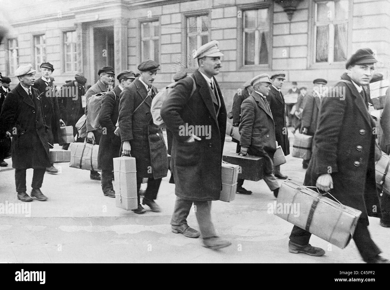 Returning German prisoners of war, 1920 Stock Photo