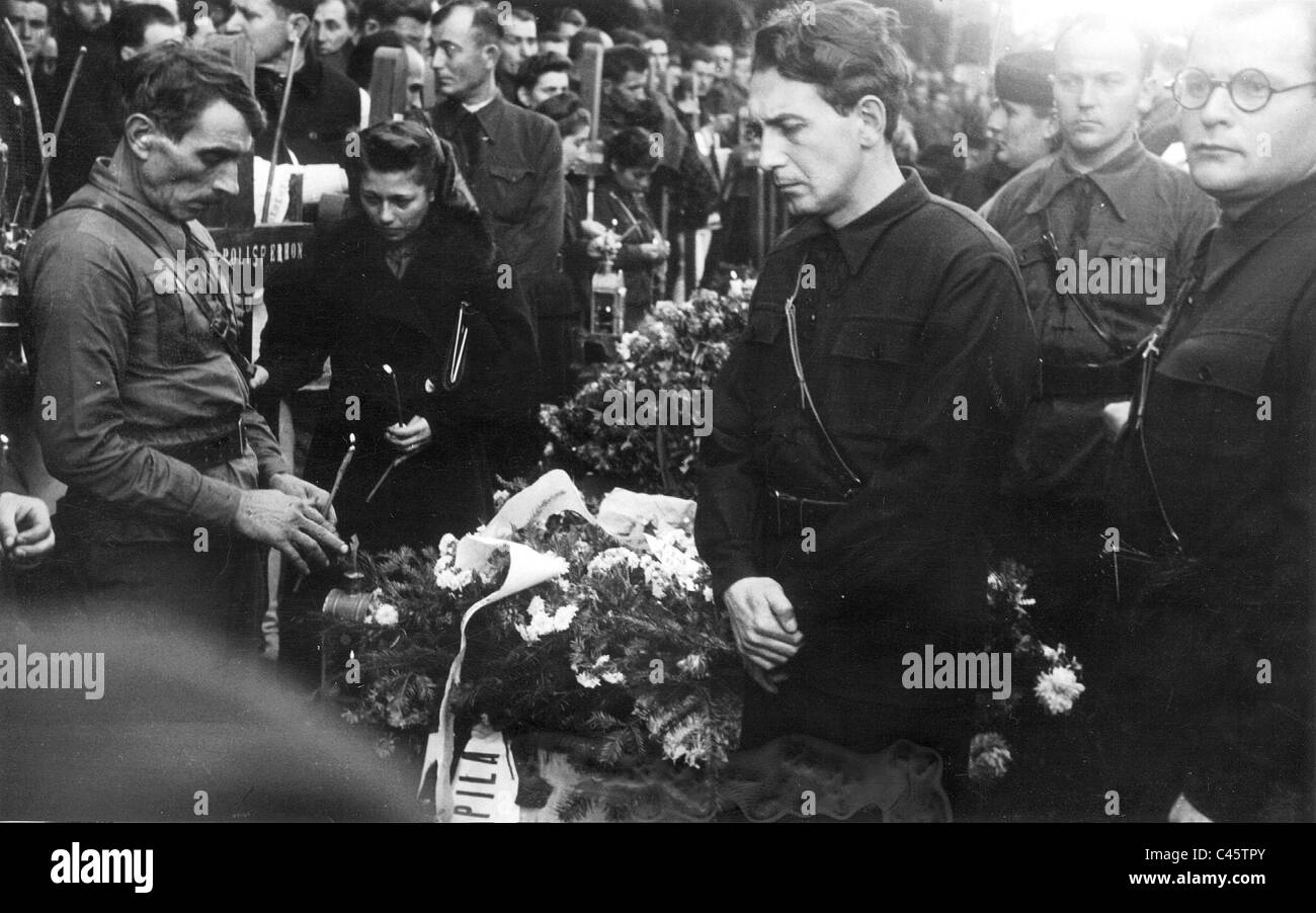 Funeral Procession,Corneliu Codreanu,Bucharest,Rumania,1940,Antonescu,Shirach