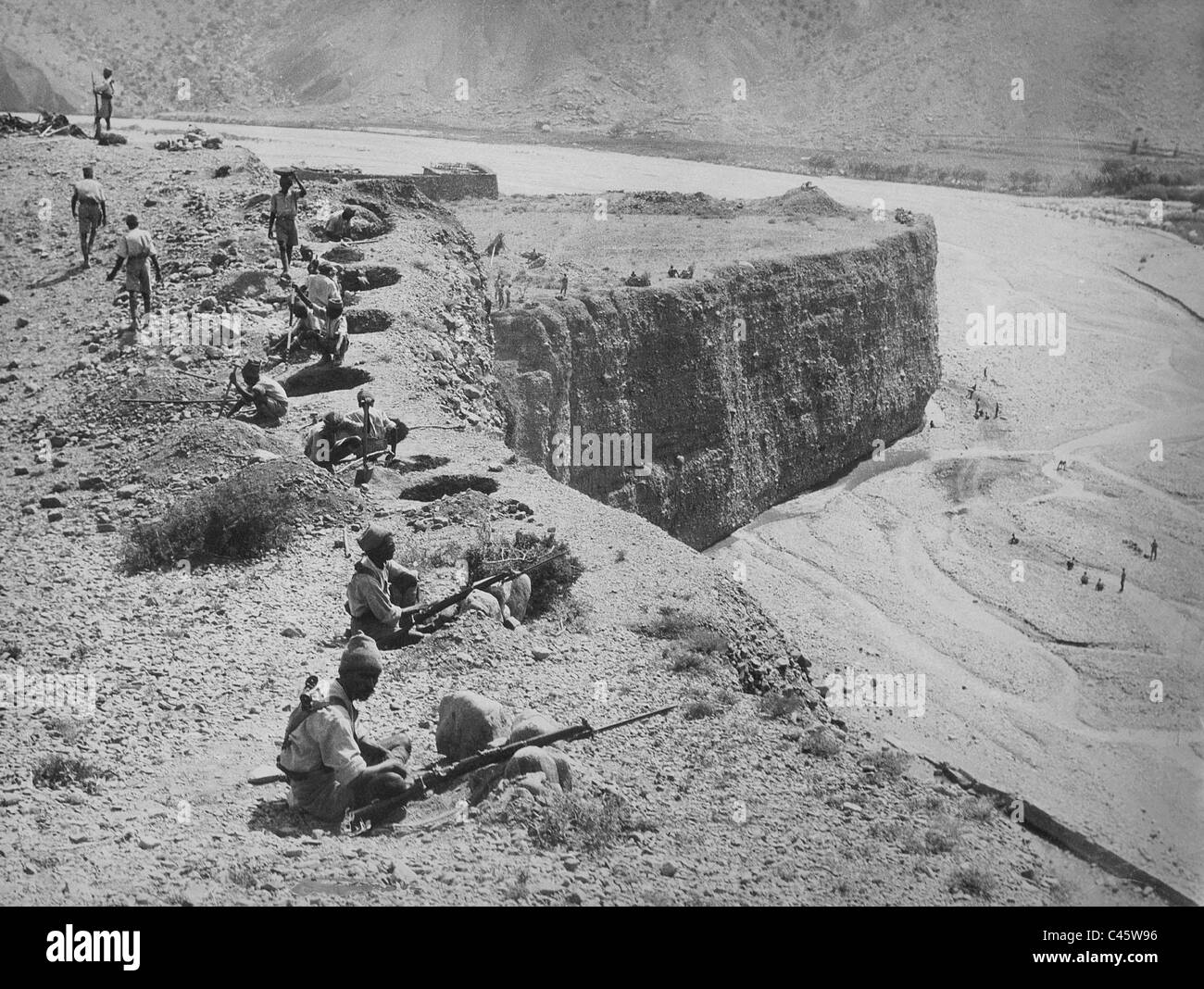 Lifted construction Black and White Stock Photos & Images Alamy