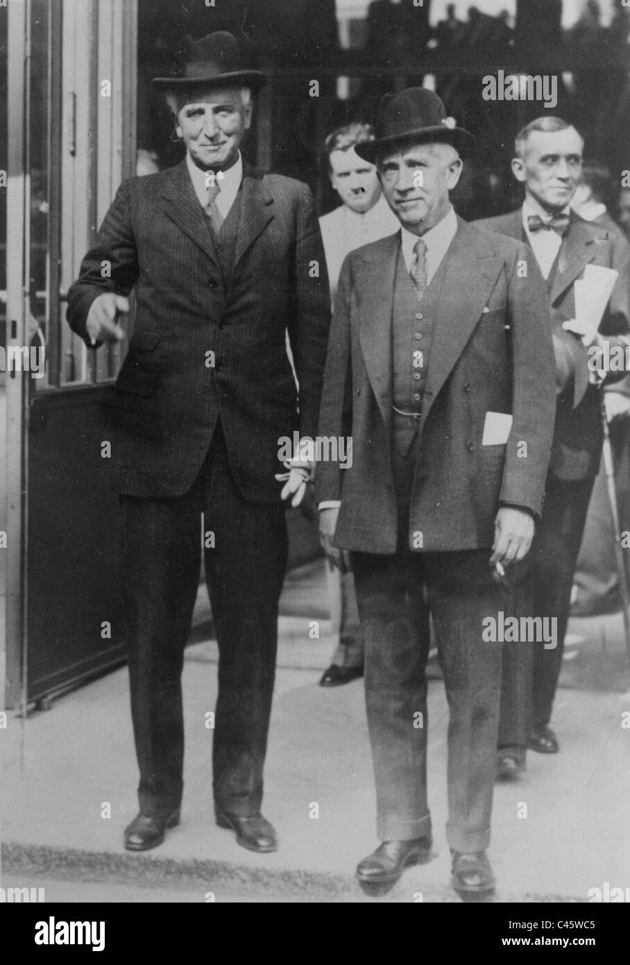 John Simon with the American special delegates Davis, 1932 Stock Photo