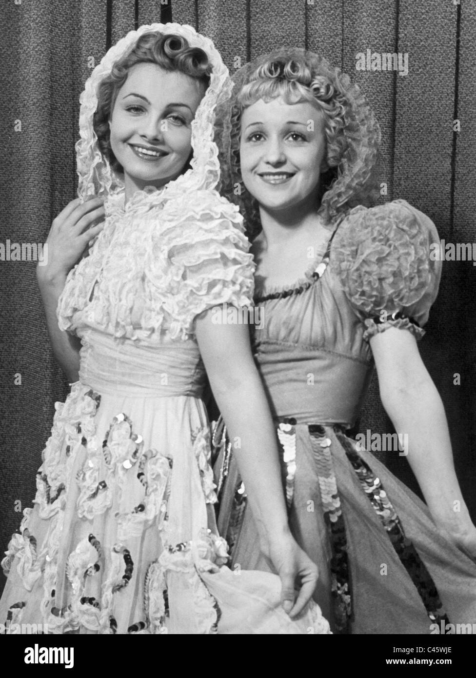 Elfie Mayerhofer and Maria Eiselt 'Women in the Metropol, 1940 Stock Photo
