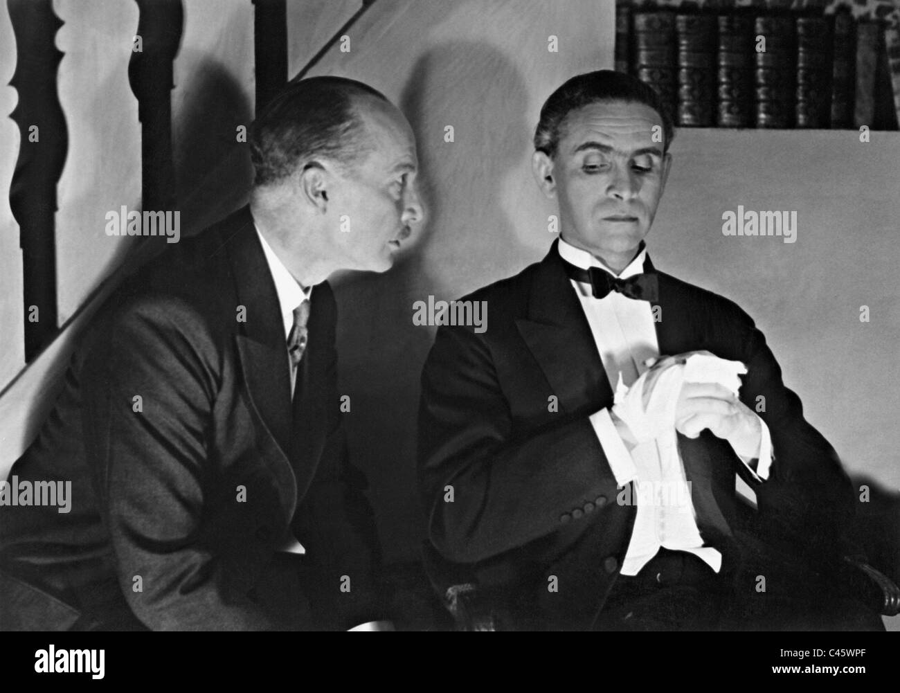 Ernst Deutsch and Paul Otto in 'Head in the noose' Stock Photo