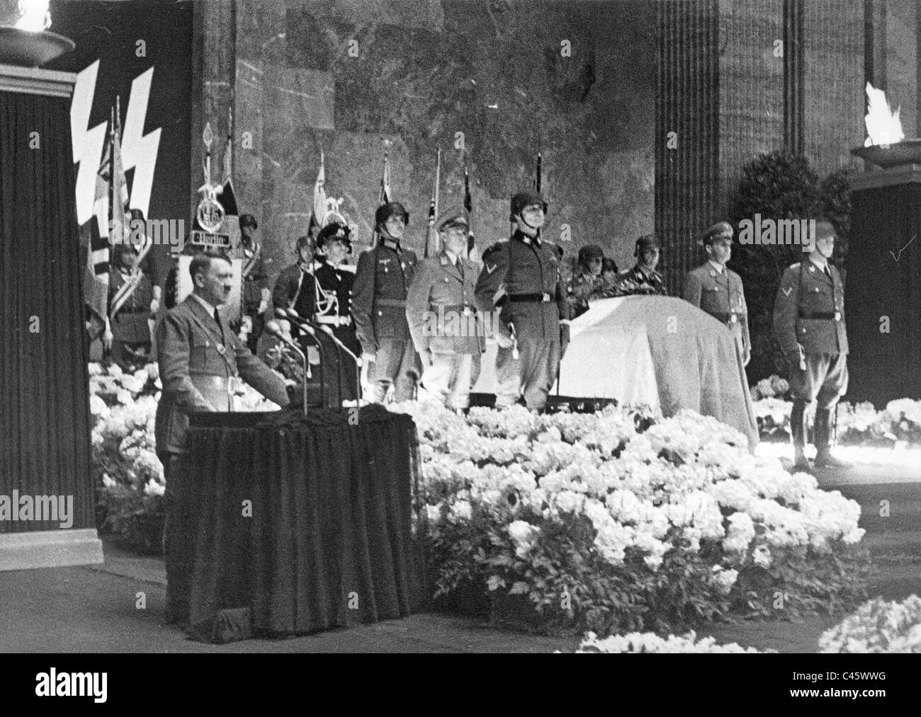 Adolf Hitler speaks at the funeral of Reinhard Heydrich, 1942 Stock Photo