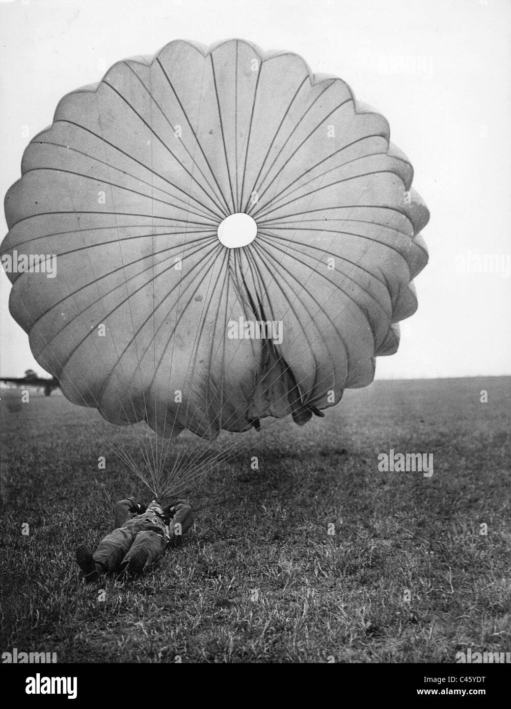 Instruction of German paratroopers in Stendal, 1938 Stock Photo