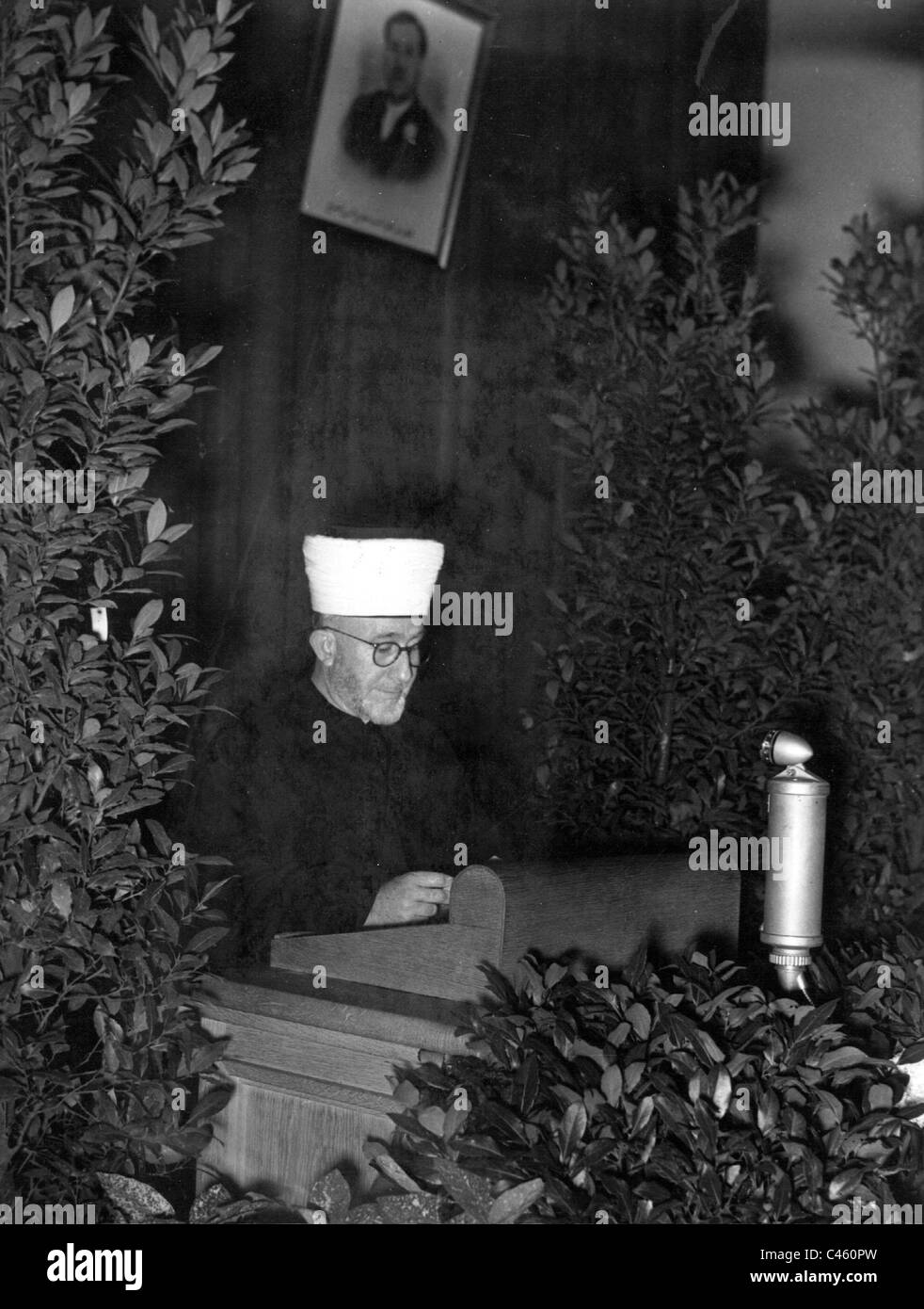 Amin al-Husayni at an anti-British meeting in Berlin, 1943 Stock Photo