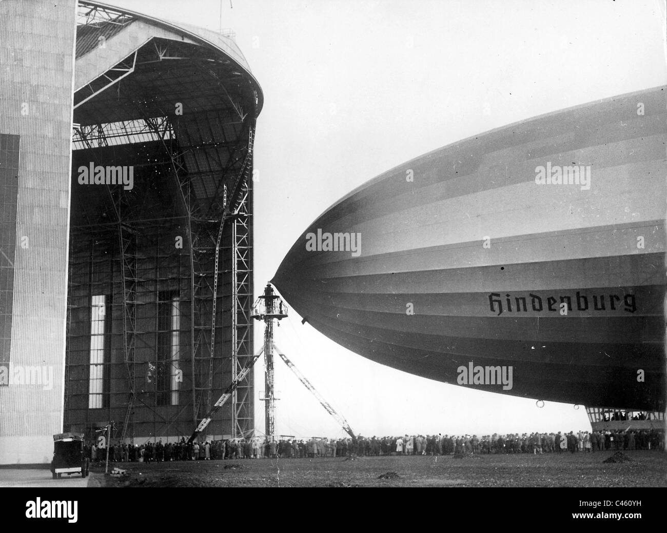 The airship LZ 129 'Hindenburg' on the airship port Frankfurt on the Main, 1936 Stock Photo
