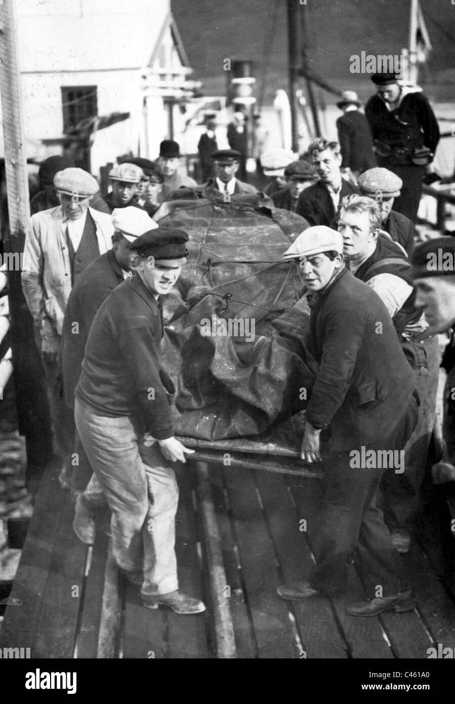 Recovery of the remains of the expedition team of Salomon Andree, 1930 Stock Photo