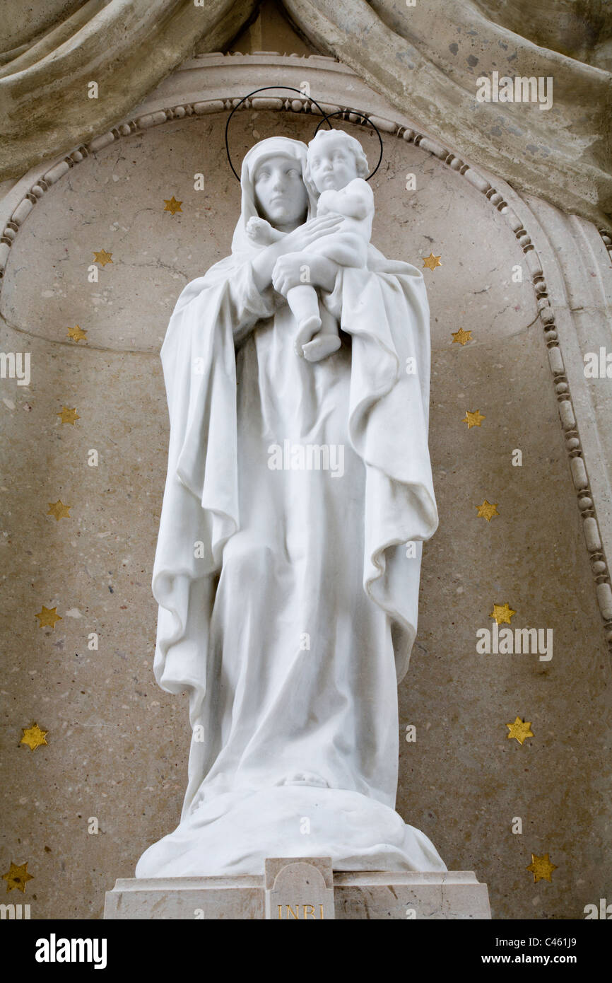 Mary statue of mary hi-res stock photography and images - Alamy