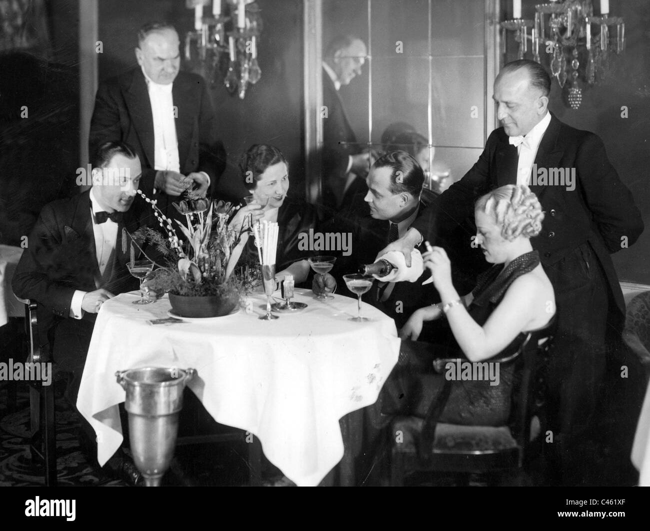 'Atlantik' bar in Berlin, 1937 Stock Photo - Alamy