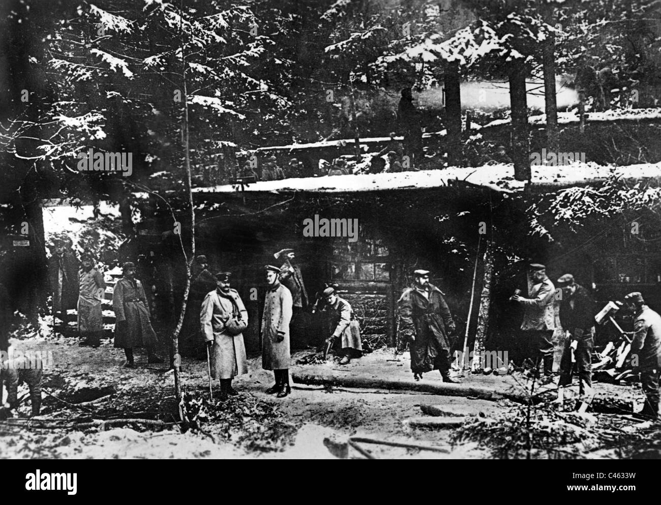 German soldiers making accommodations, 1915 Stock Photo