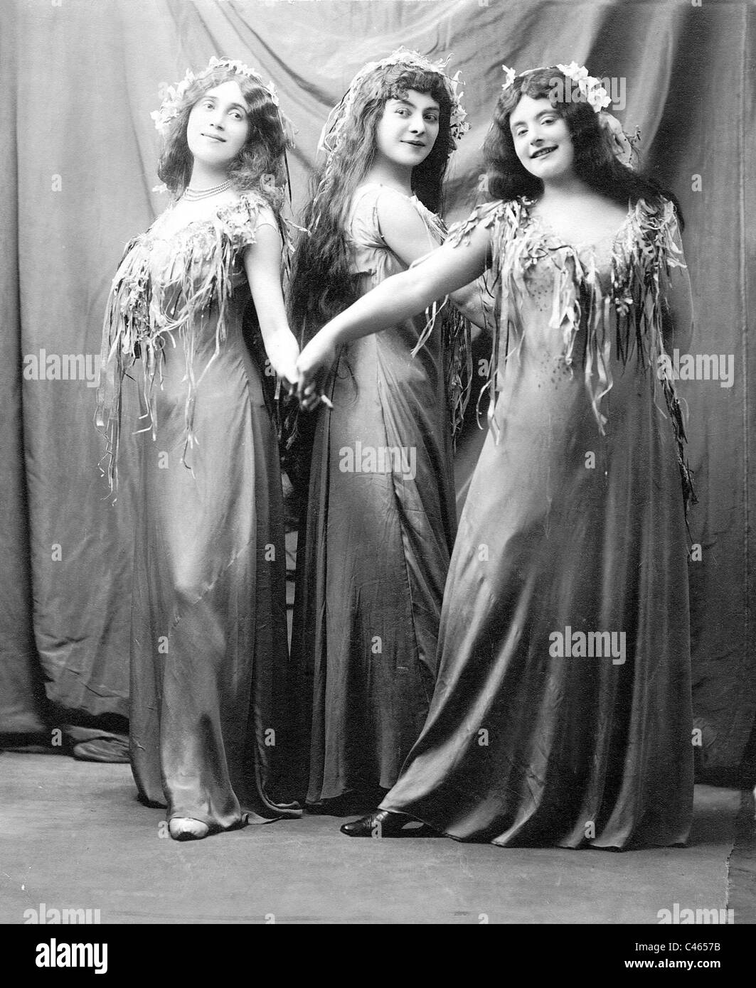 Rhine maidens from Richard Wagner's 'Twilight of the Gods', 1908 Stock Photo