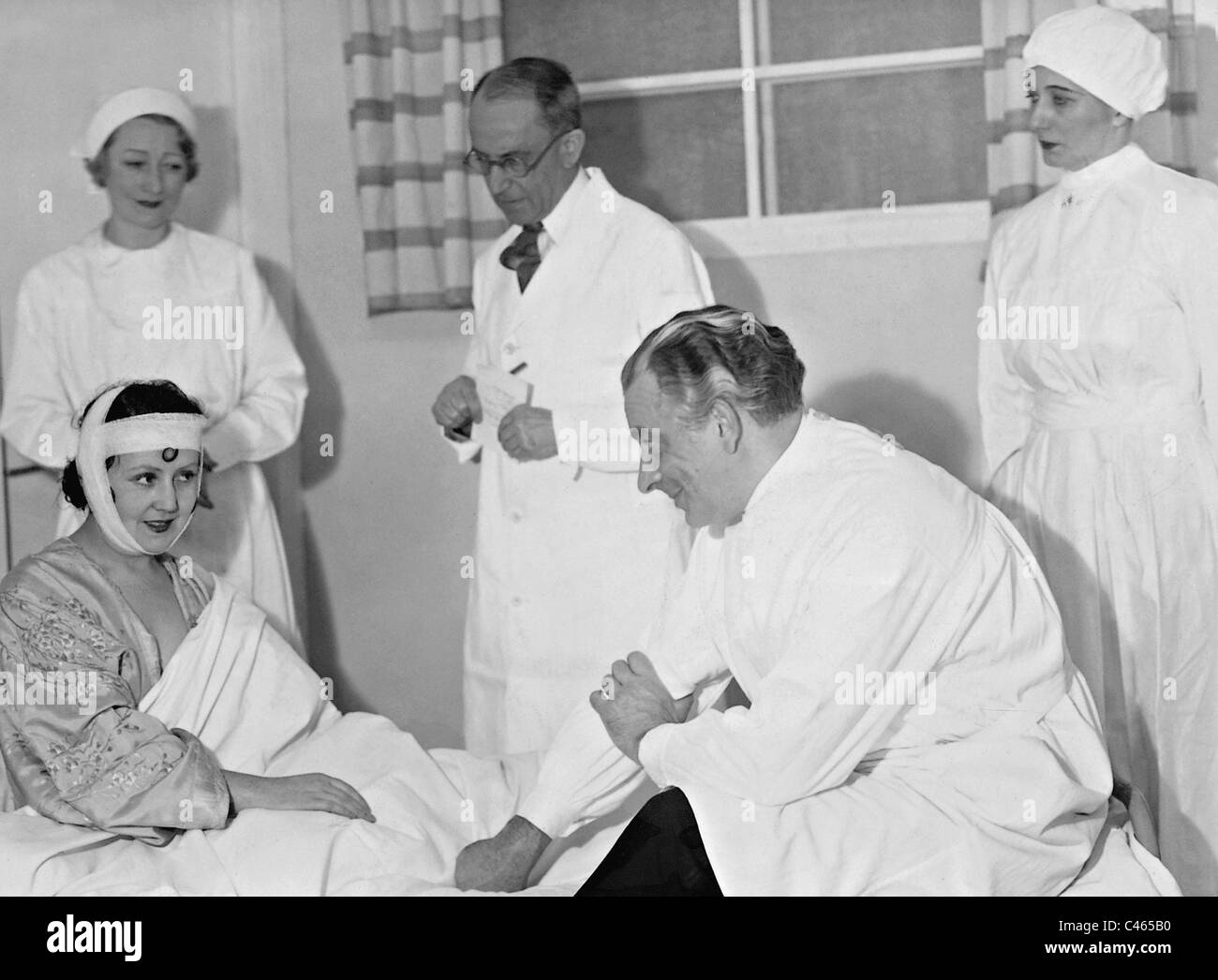 Valerie von Martens and Curt Goetz 'Dr. med Hiob Praetorius', 1934 Stock  Photo - Alamy