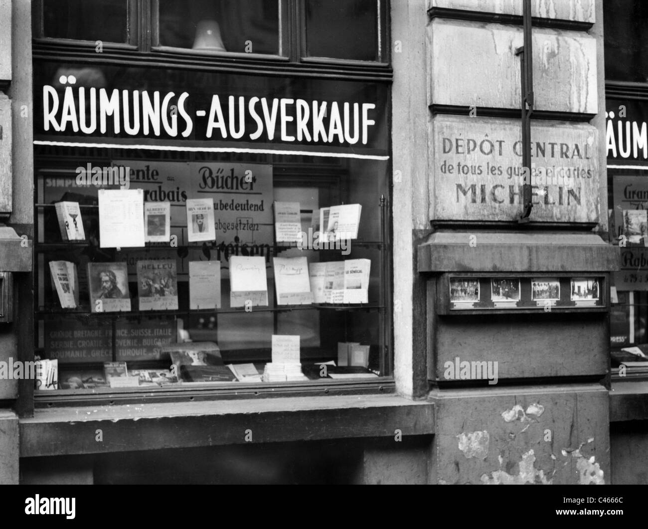 Nazi Germany Emigration, 19331939 Stock Photo Alamy