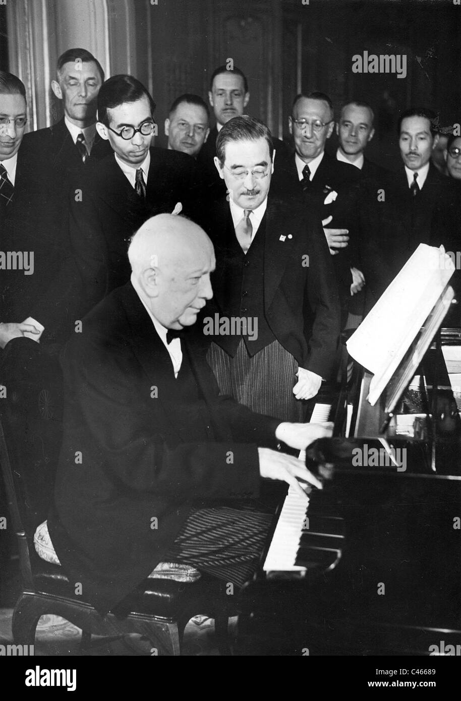 Richard strauss piano hi-res stock photography and images - Alamy